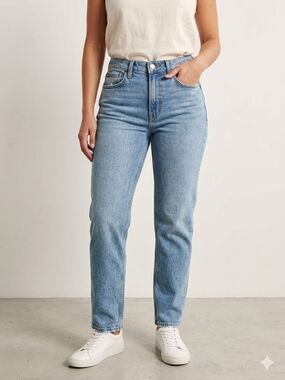 Abercrombie & Fitch Curve Love "The Straight" Mid Rise Jeans - Light Wash - 25/0